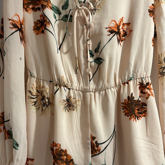 Forever 21 Women’s Romper 100% Polyester - size Medium - Picture 5 of 6